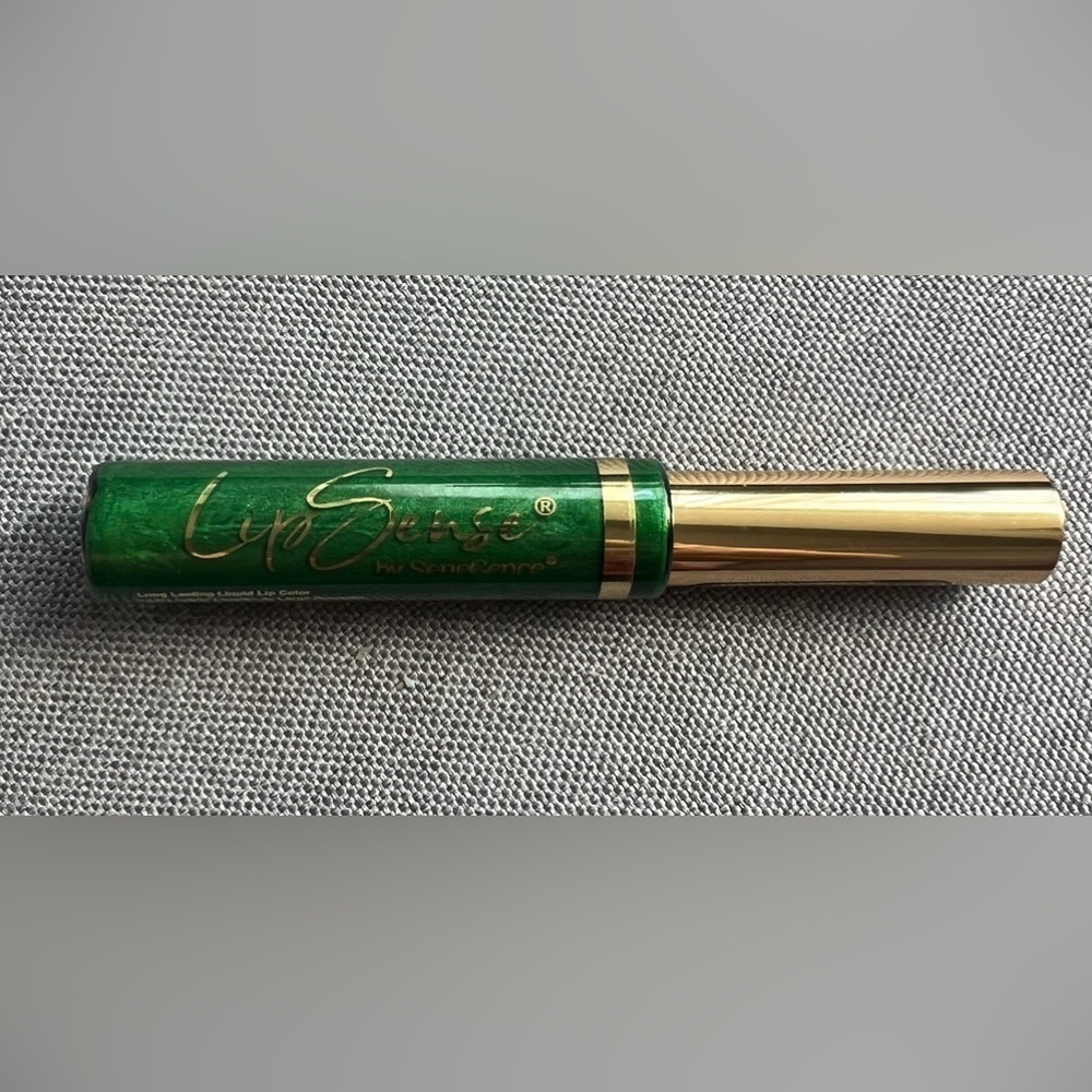 SeneGence LipSense in Candy Apple Green. Sealed. Never used.